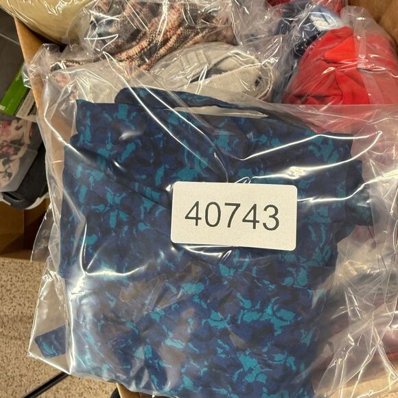 H&M Pants Women 10 Blue Geometric High Rise Chino Flat Front Skinny Pockets - Picture 8 of 8